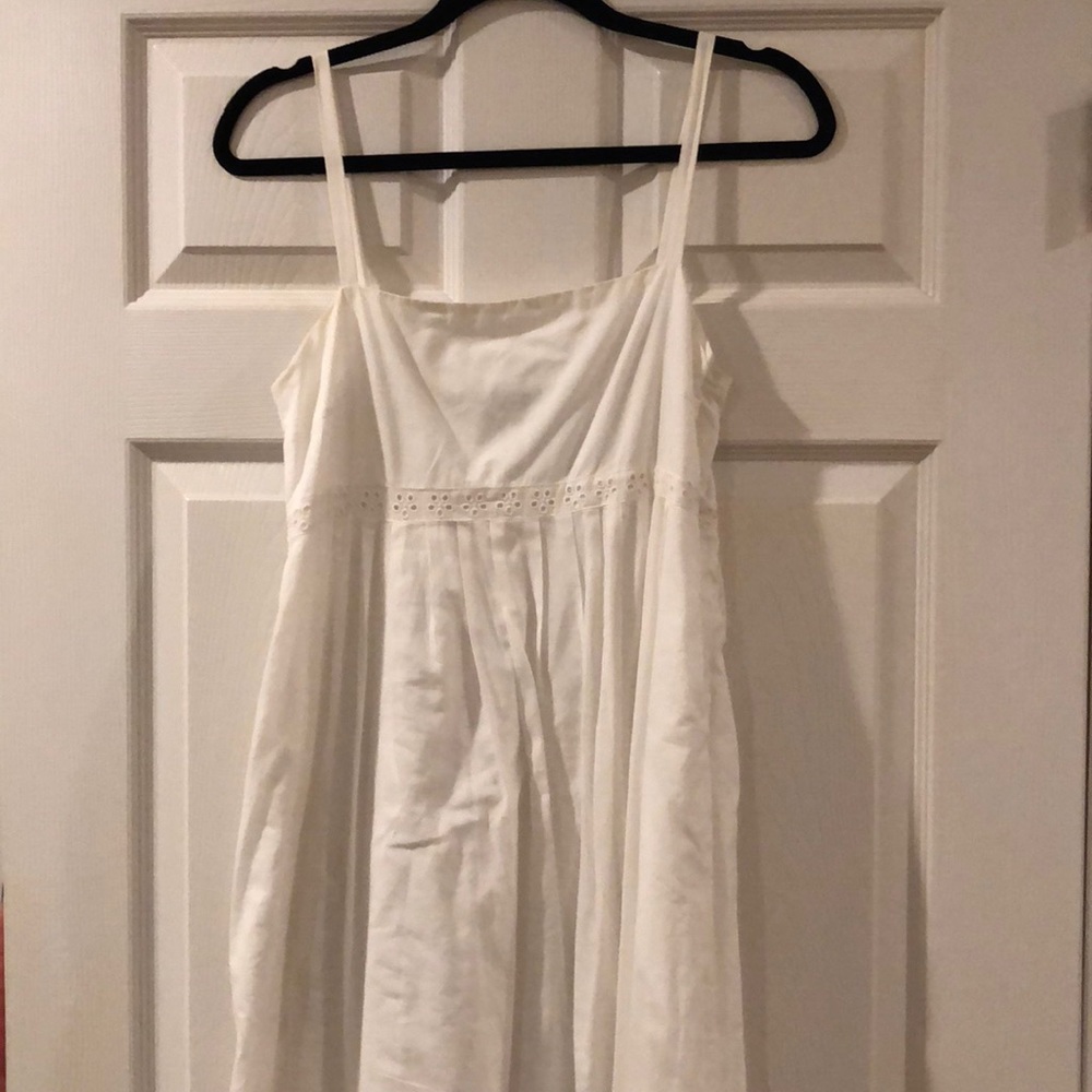 DKNY maxi dress/ size medium / color white
